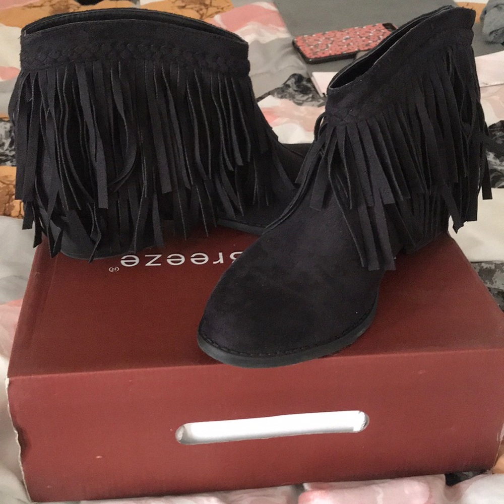 Black booties sz 9 women's suede